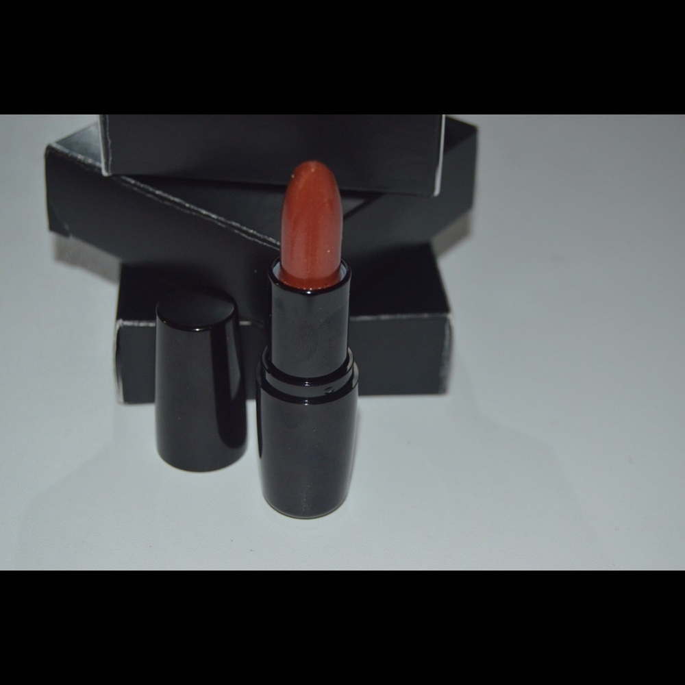 Lipstick - Picture 2 of 4